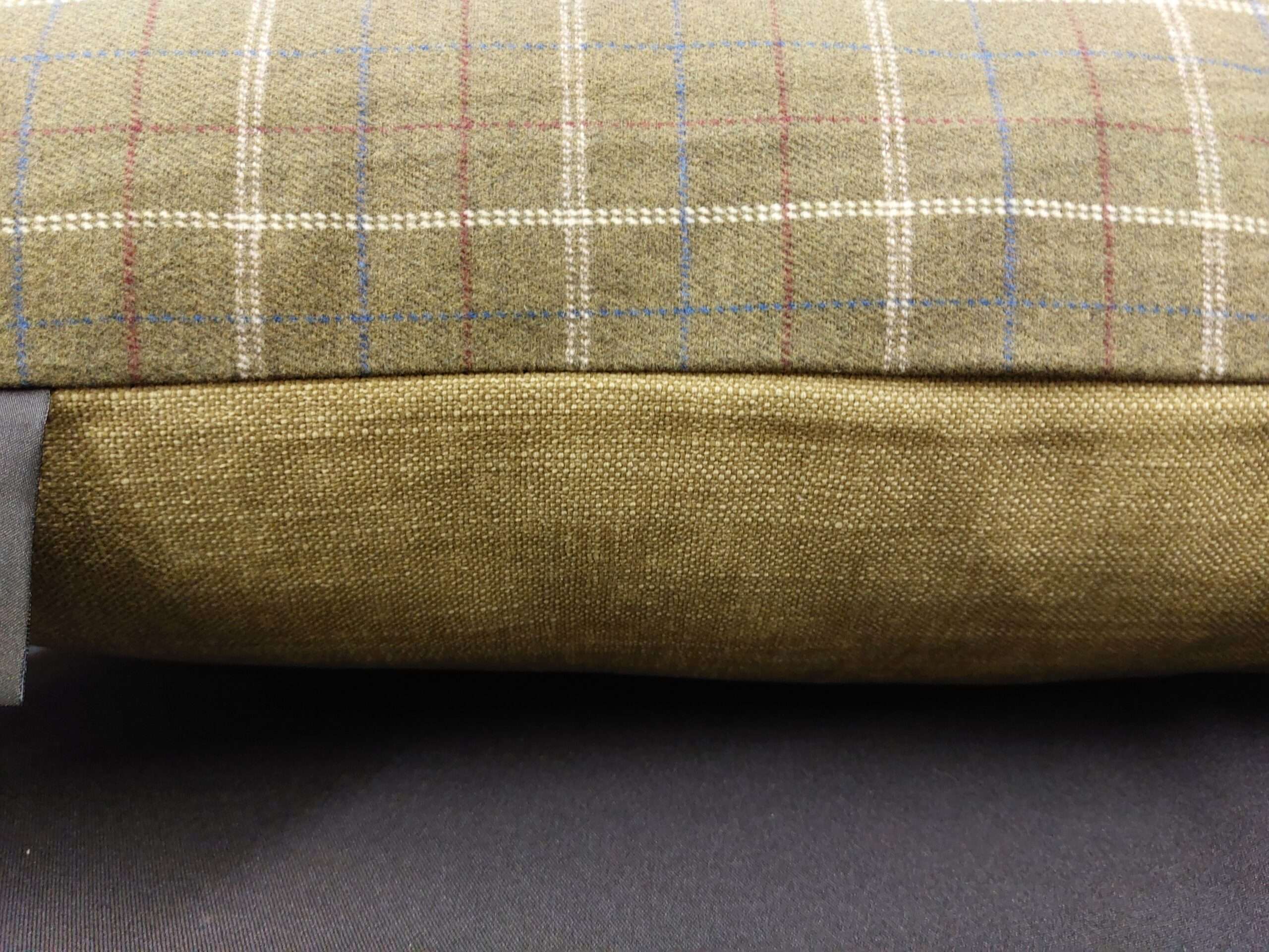 *NEW* Large Green Brushed Check Deluxe Pet Cushion - Image 3