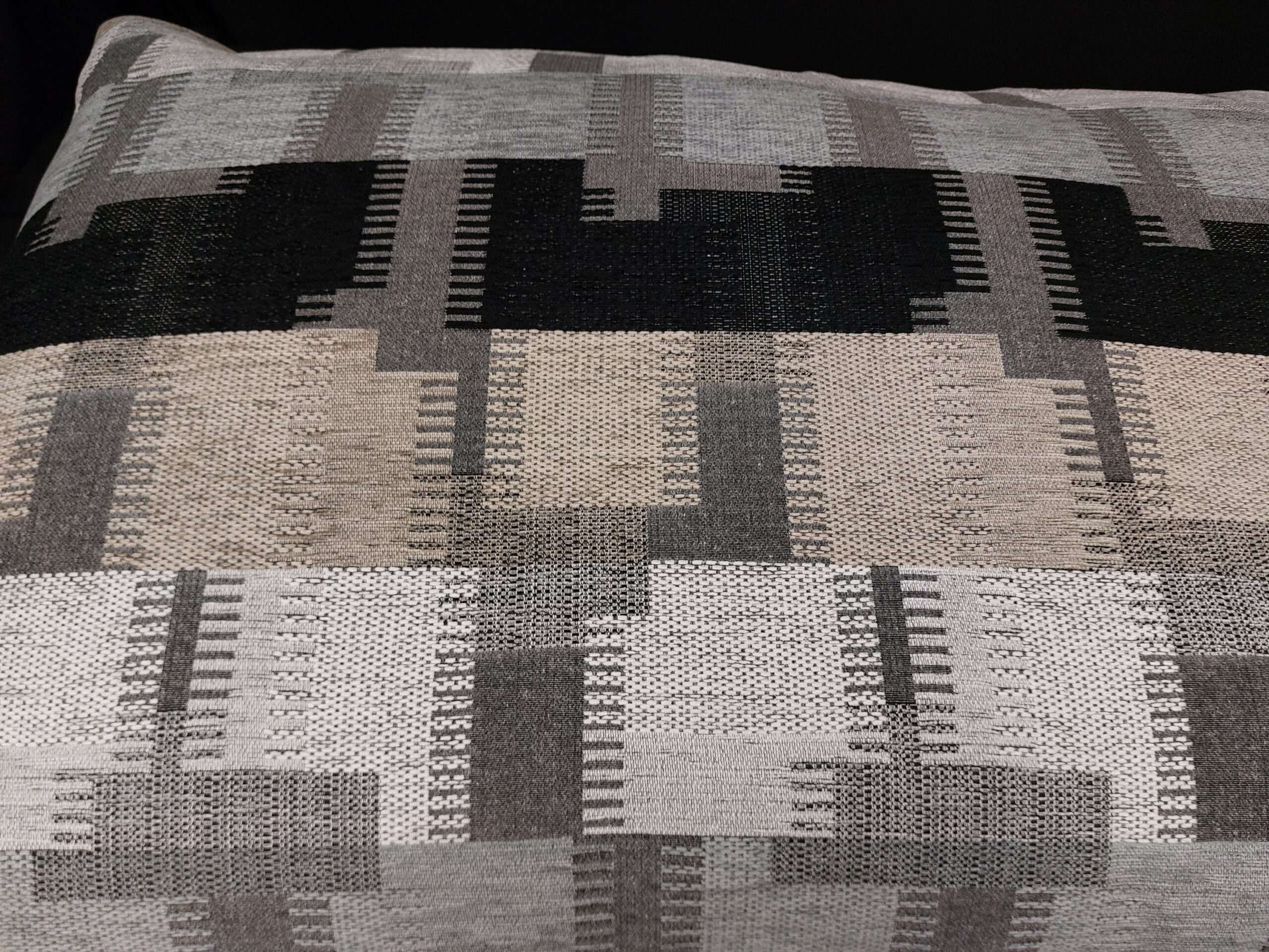 *NEW* Extra Large Grey/Blue Patchwork Deluxe Pet Cushion - Image 3